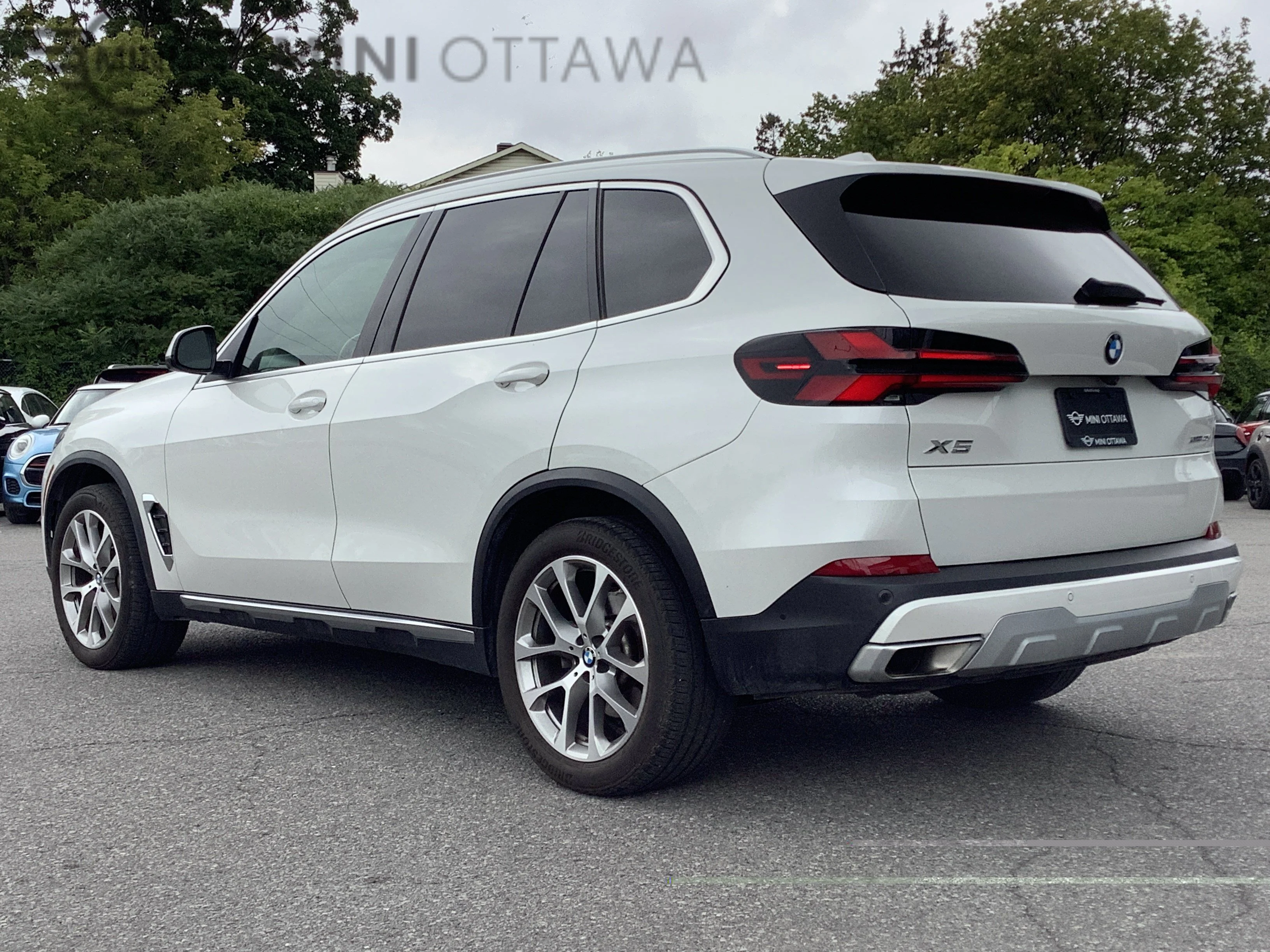 Used 2024  BMW xDrive40i image 7