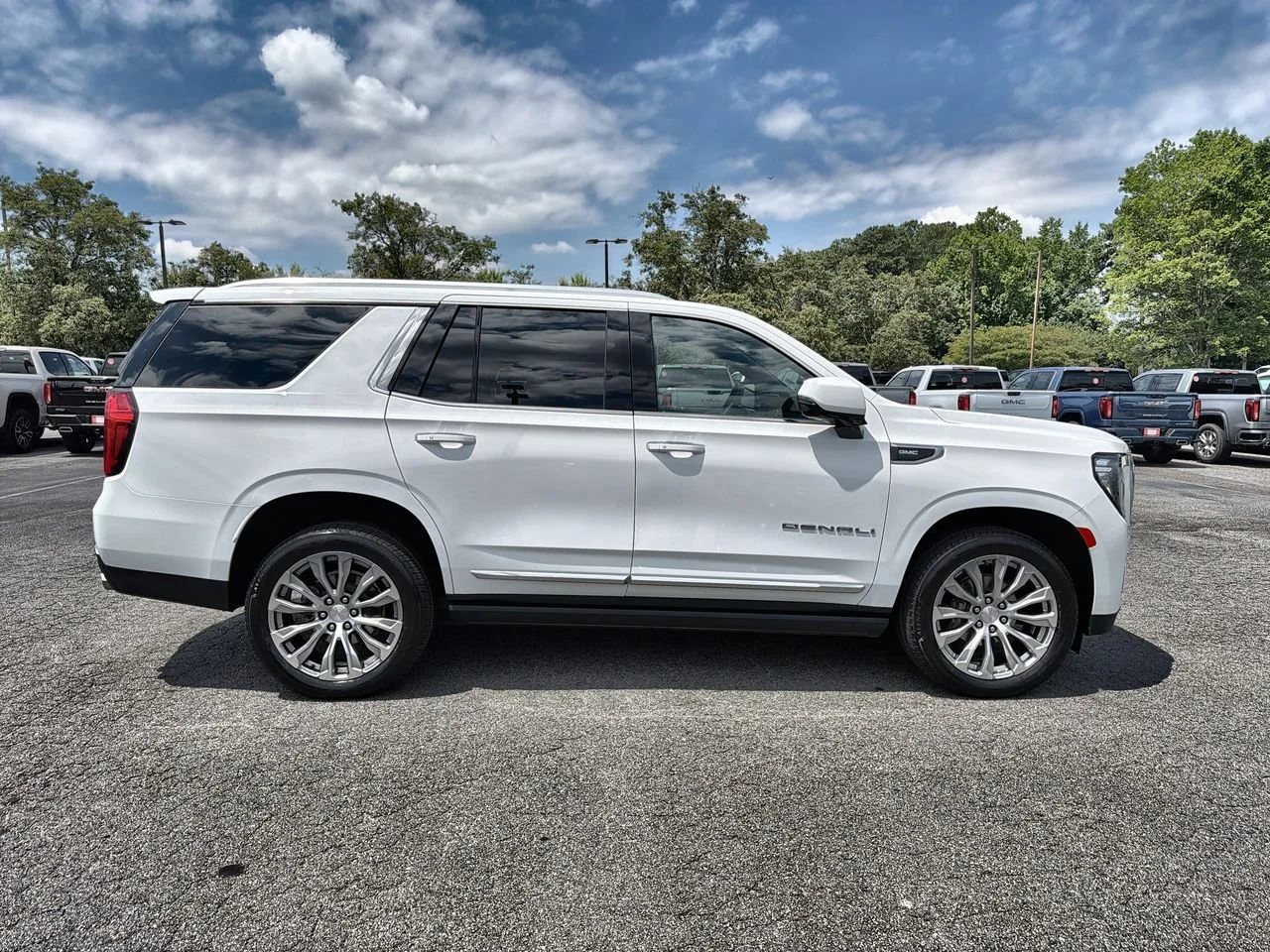 Used 2023 Summit White GMC Denali image 9