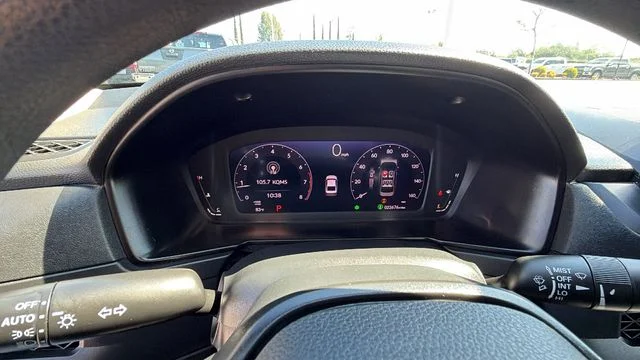 Used 2025 White Honda SE image 29