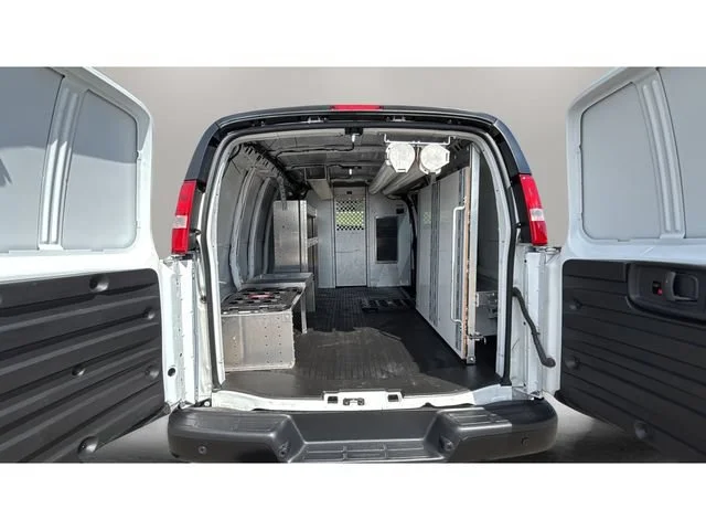 Used 2023 Summit White Chevrolet WT image 32