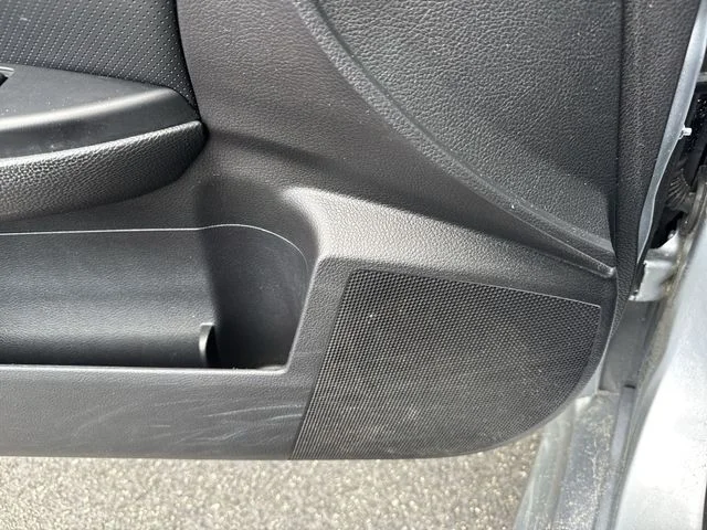 Used 2013 Silver Subaru 2.5i image 25