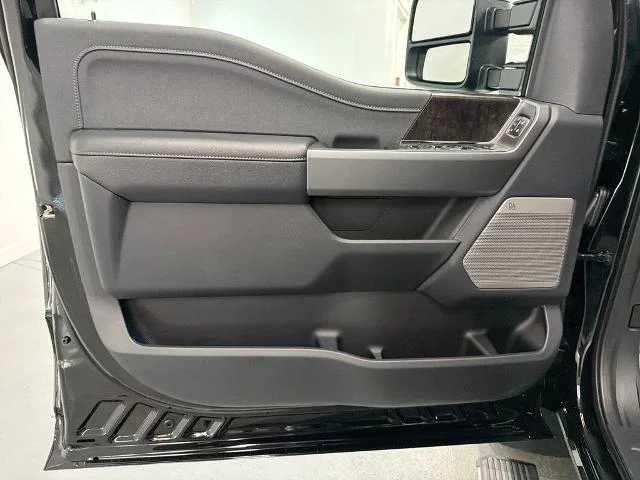 New 2026 Agate Black Metallic Ford F-350® Lariat® image 28