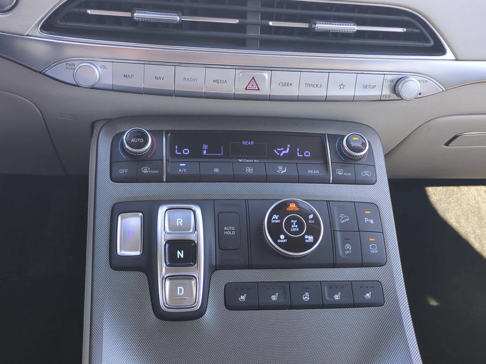 Used 2020 Hyper White Hyundai Limited image 27