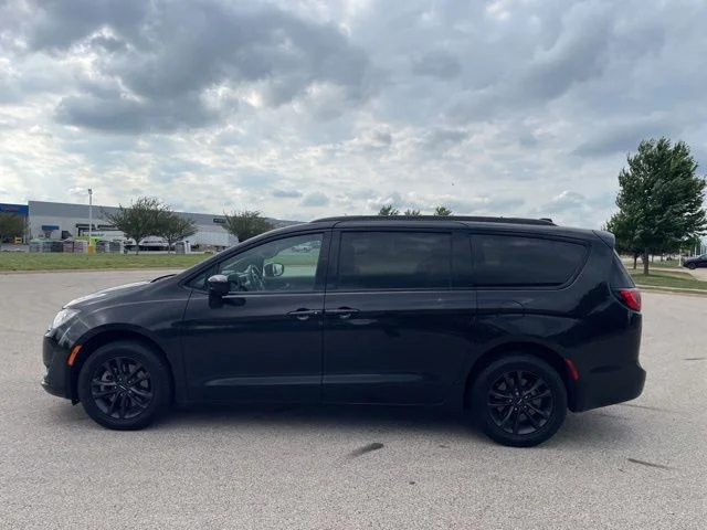 Used 2020 Black Chrysler Launch Edition image 5