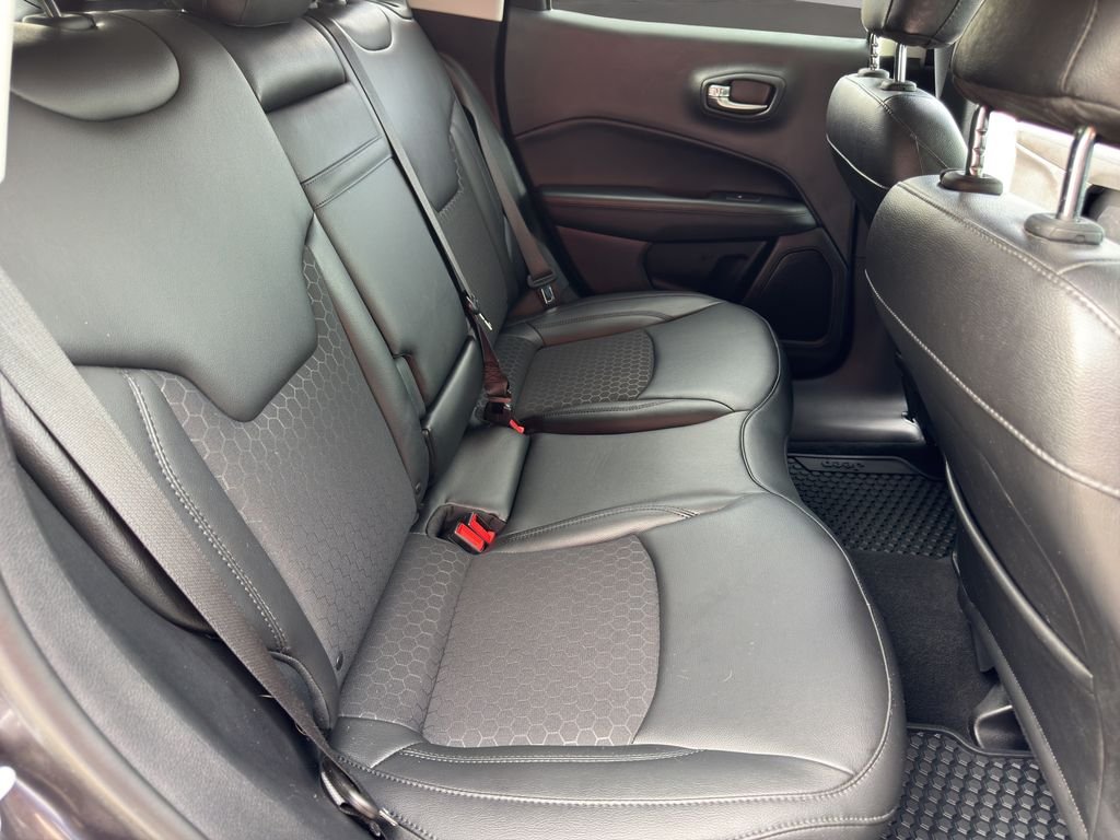 Used 2019 Granite Crystal Met Jeep Altitude image 35