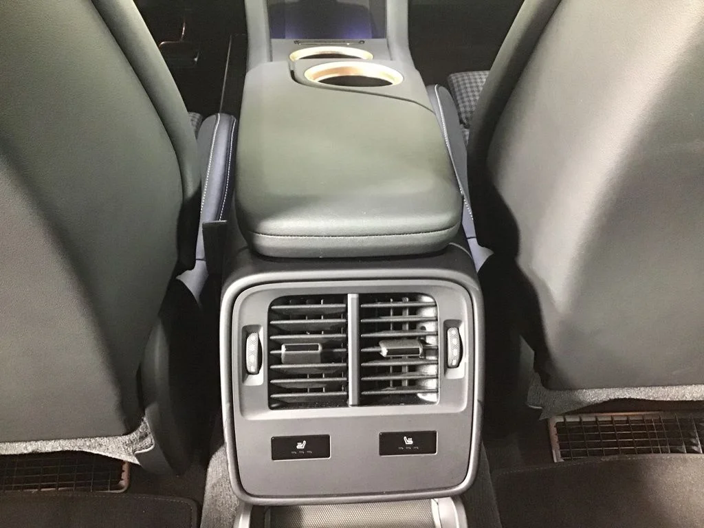 2025 Porsche Taycan S - Photo 25