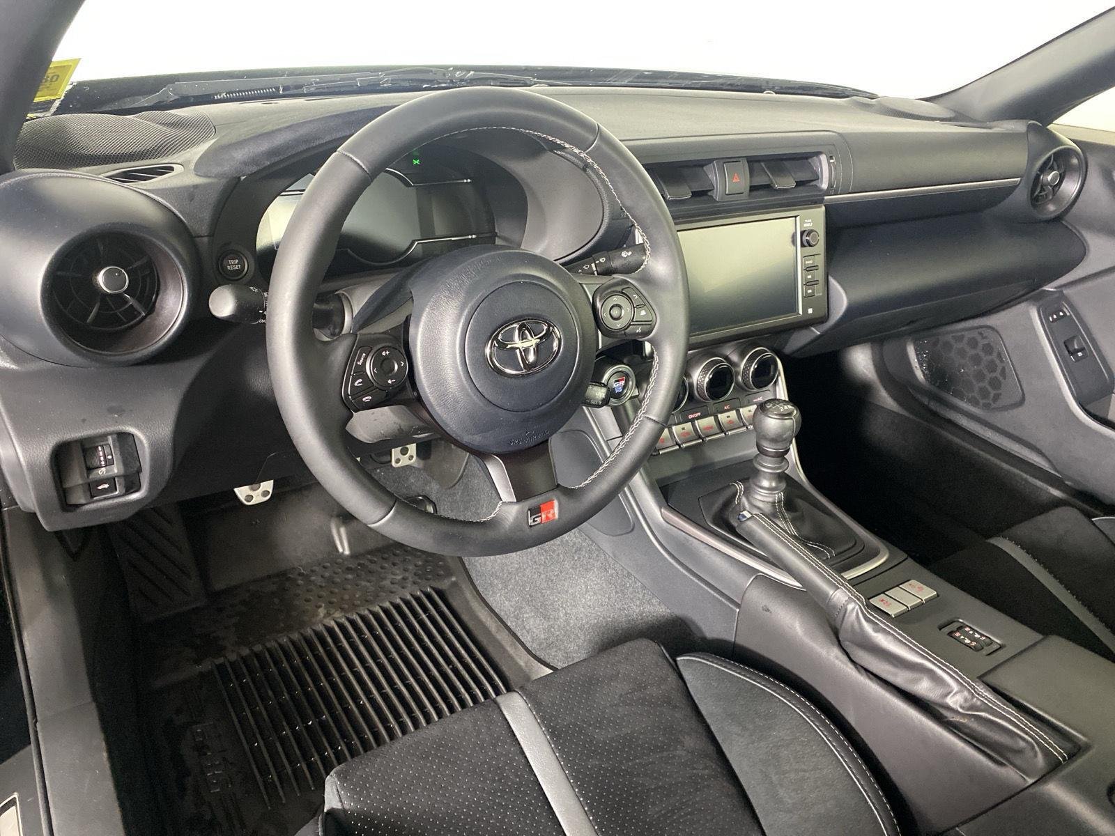 Used 2025 Raven Toyota Premium image 33