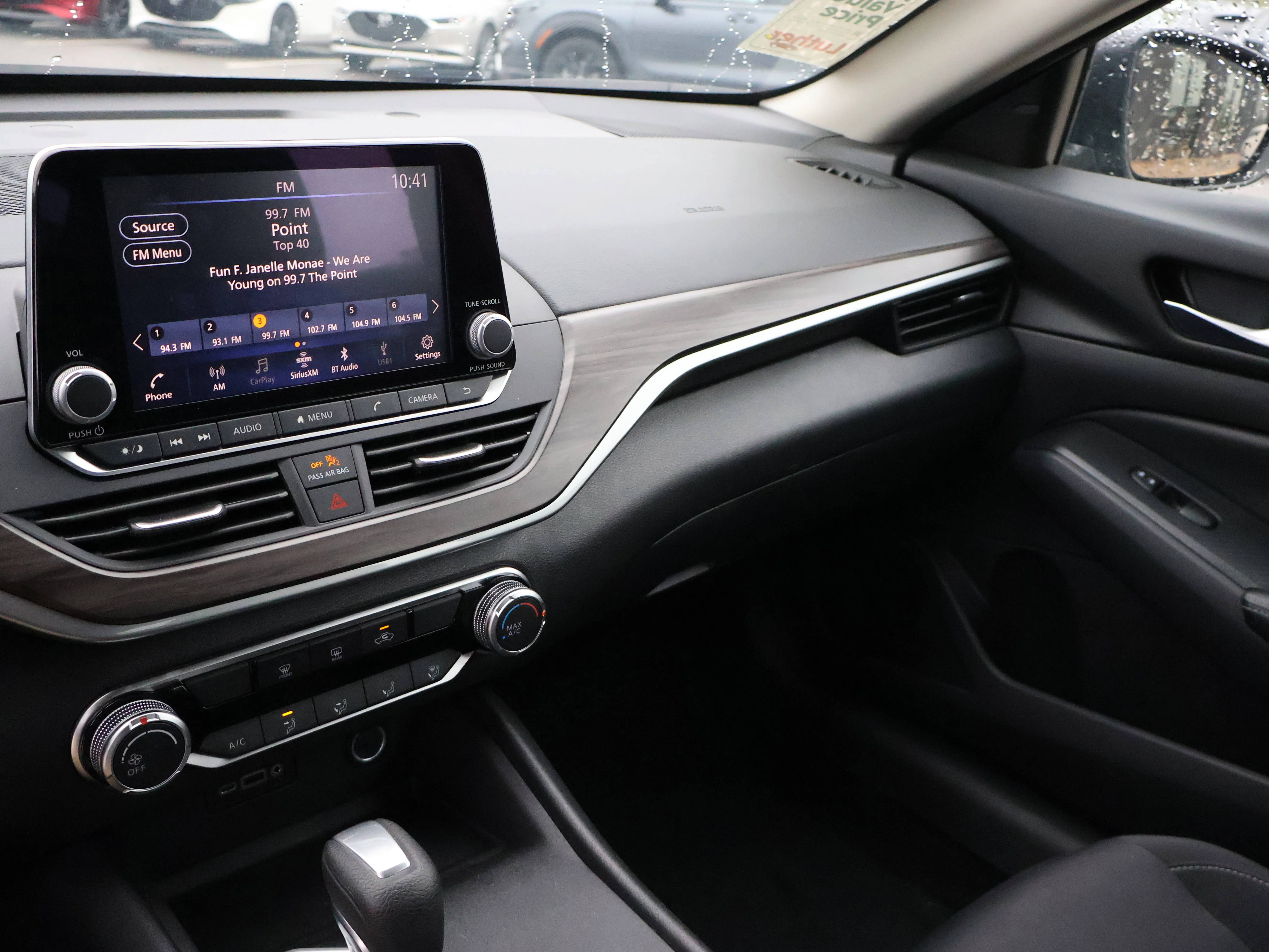 Used 2025 Gun Metallic Nissan SV image 31