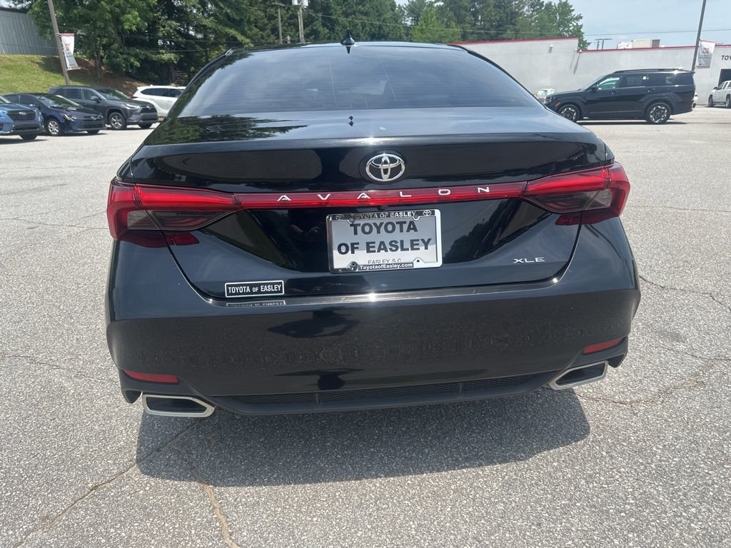 Used 2019 Midnight Black Metallic Toyota XLE image 6