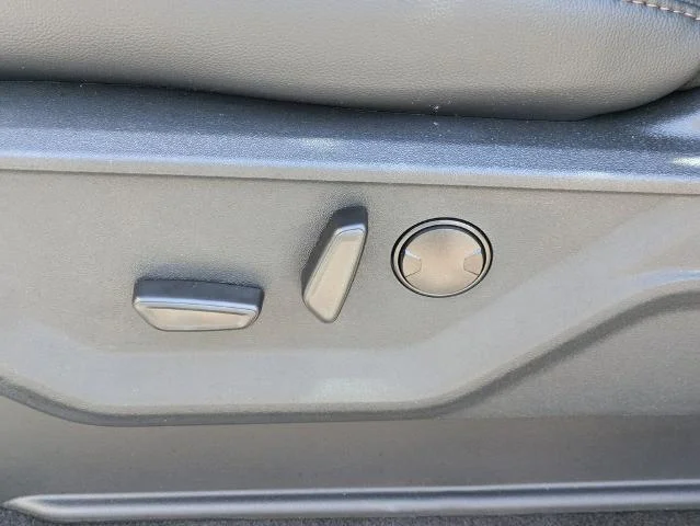 New 2026 Iconic Silver Metallic Ford Lariat image 52