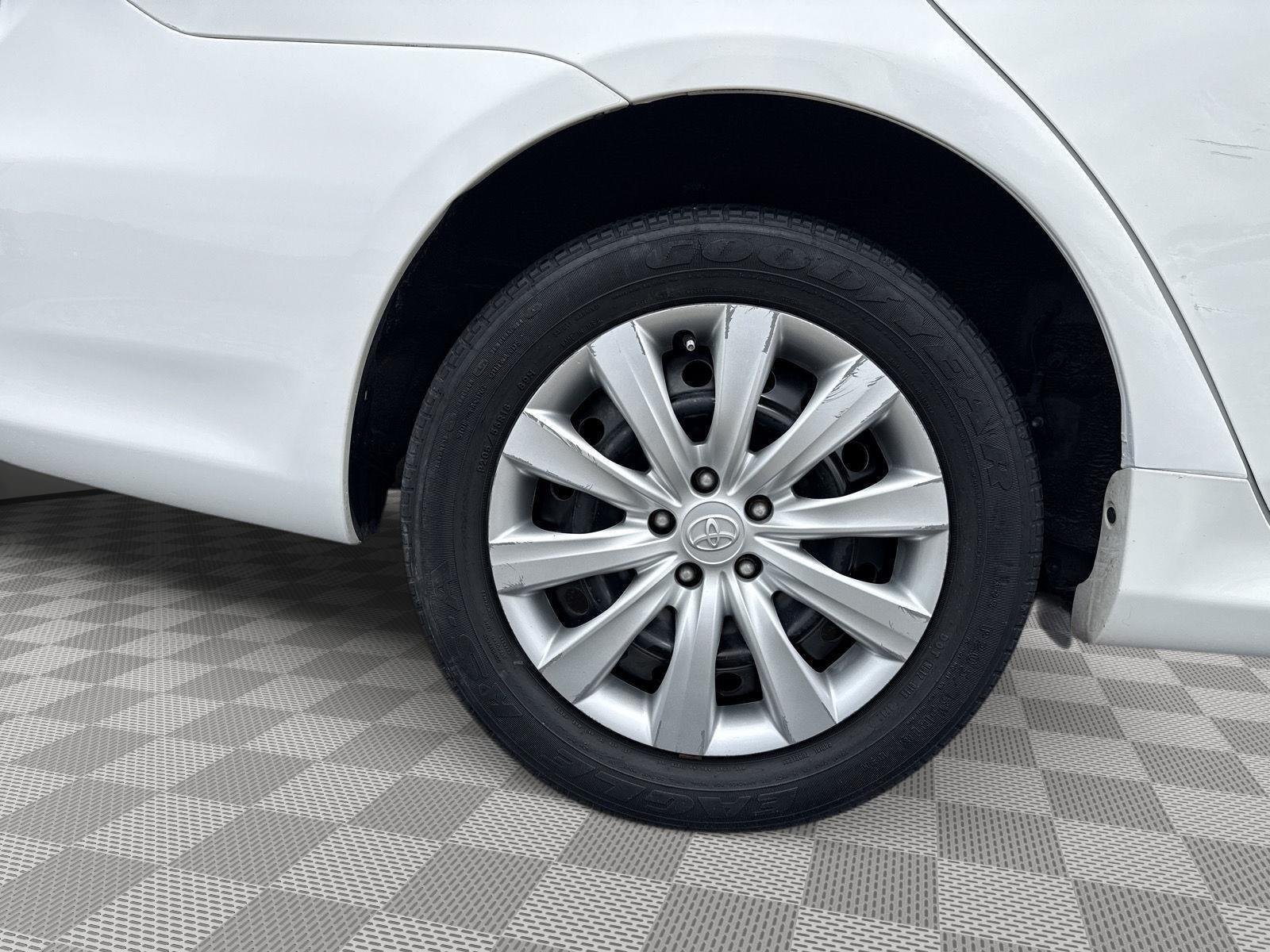 Used 2013 Super White Toyota LE image 14