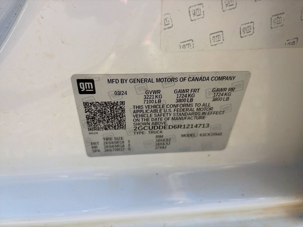 Used 2024 Summit White Chevrolet LT image 27