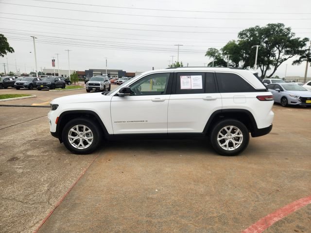 Used 2023 White/off-white Jeep Limited image 4