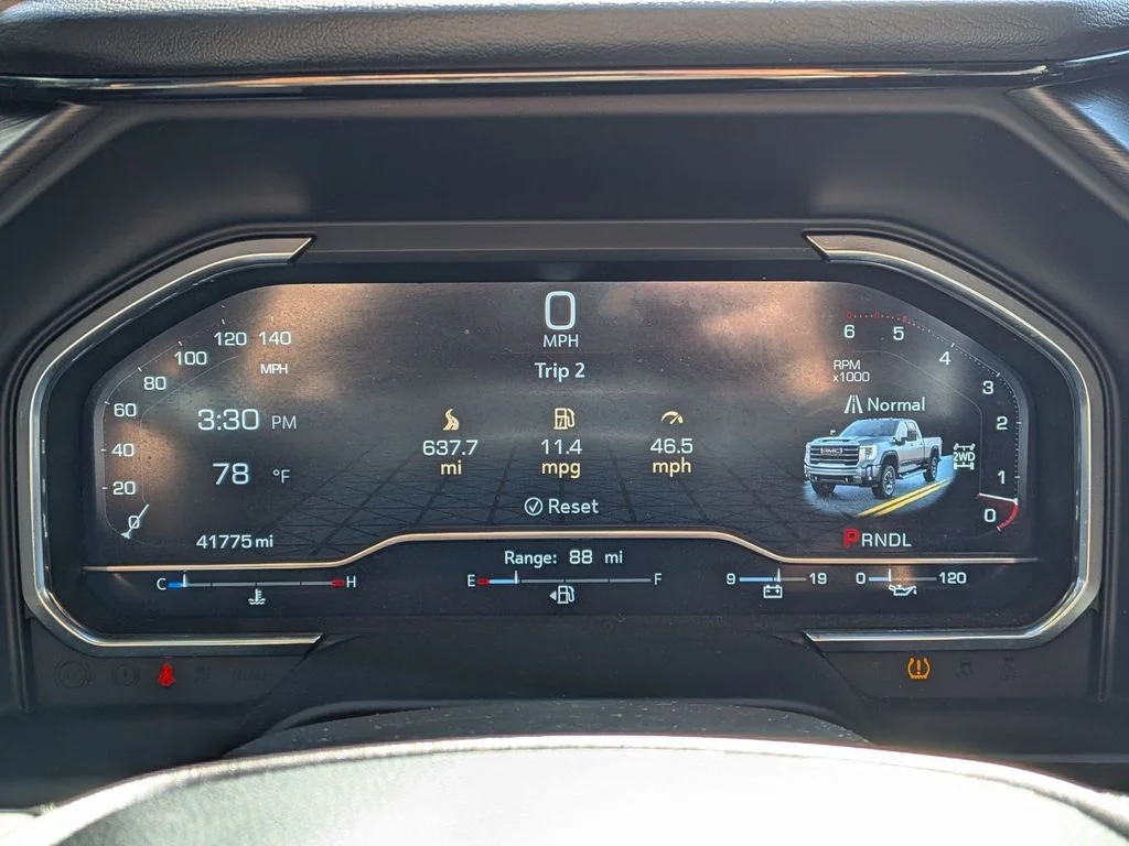 Used 2025 Summit White GMC AT4 image 11