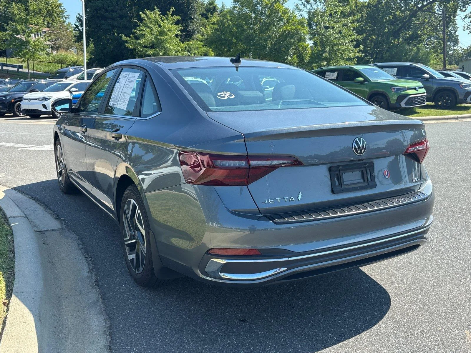 Used 2023 Platinum Gray Metallic Volkswagen SEL image 3