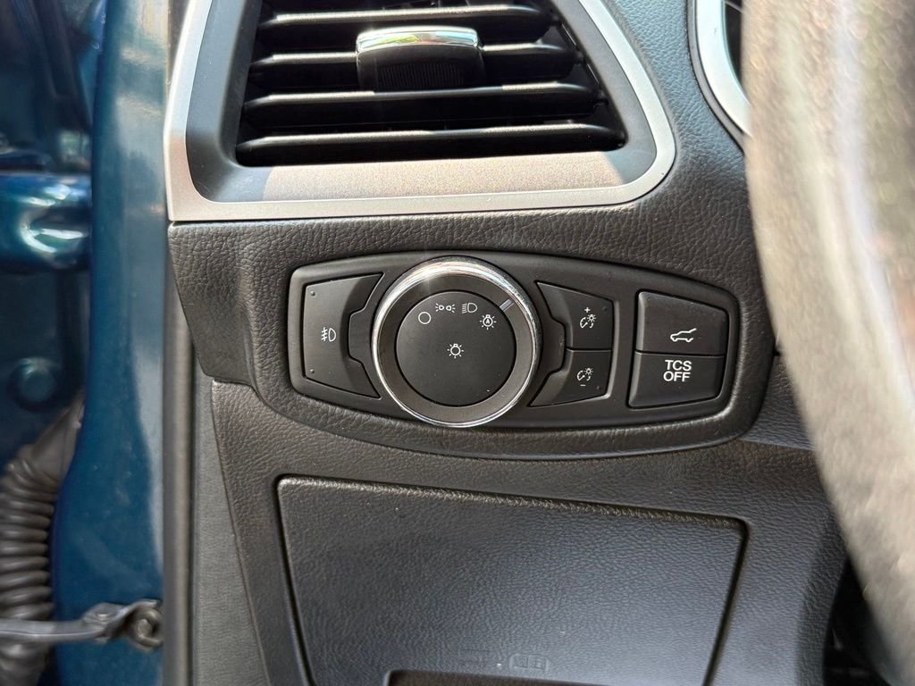Used 2020 Green Ford SEL image 14