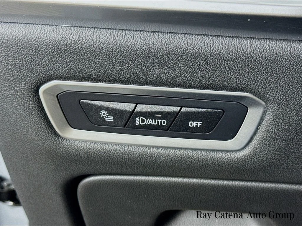 Used 2024 Gray BMW M60i image 10