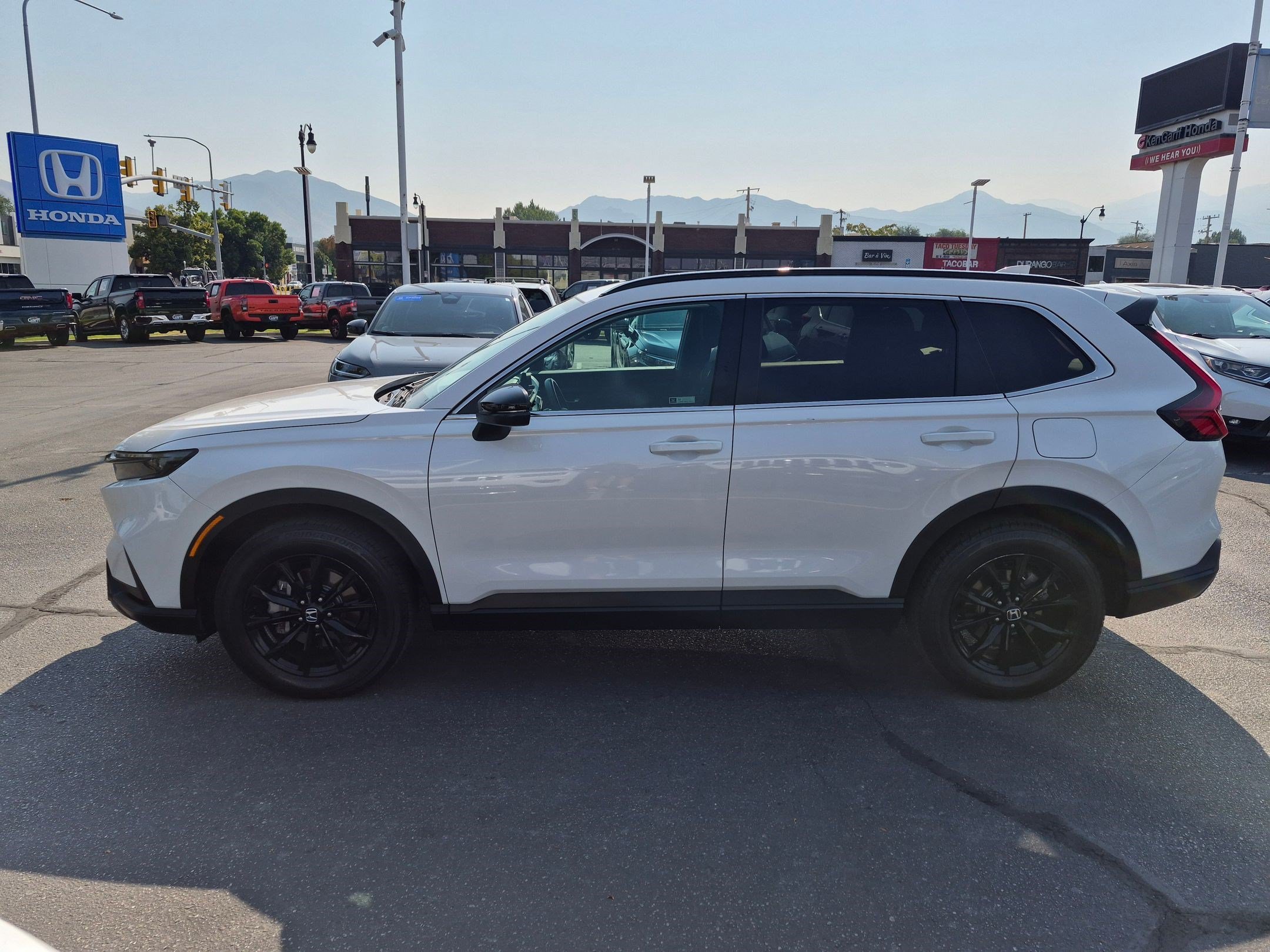 Used 2025 Platinum White Pearl Honda Sport image 7