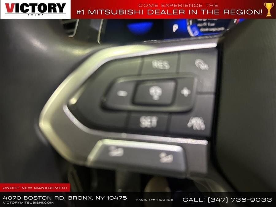 Used 2023 White Volkswagen 2.0T SE image 43