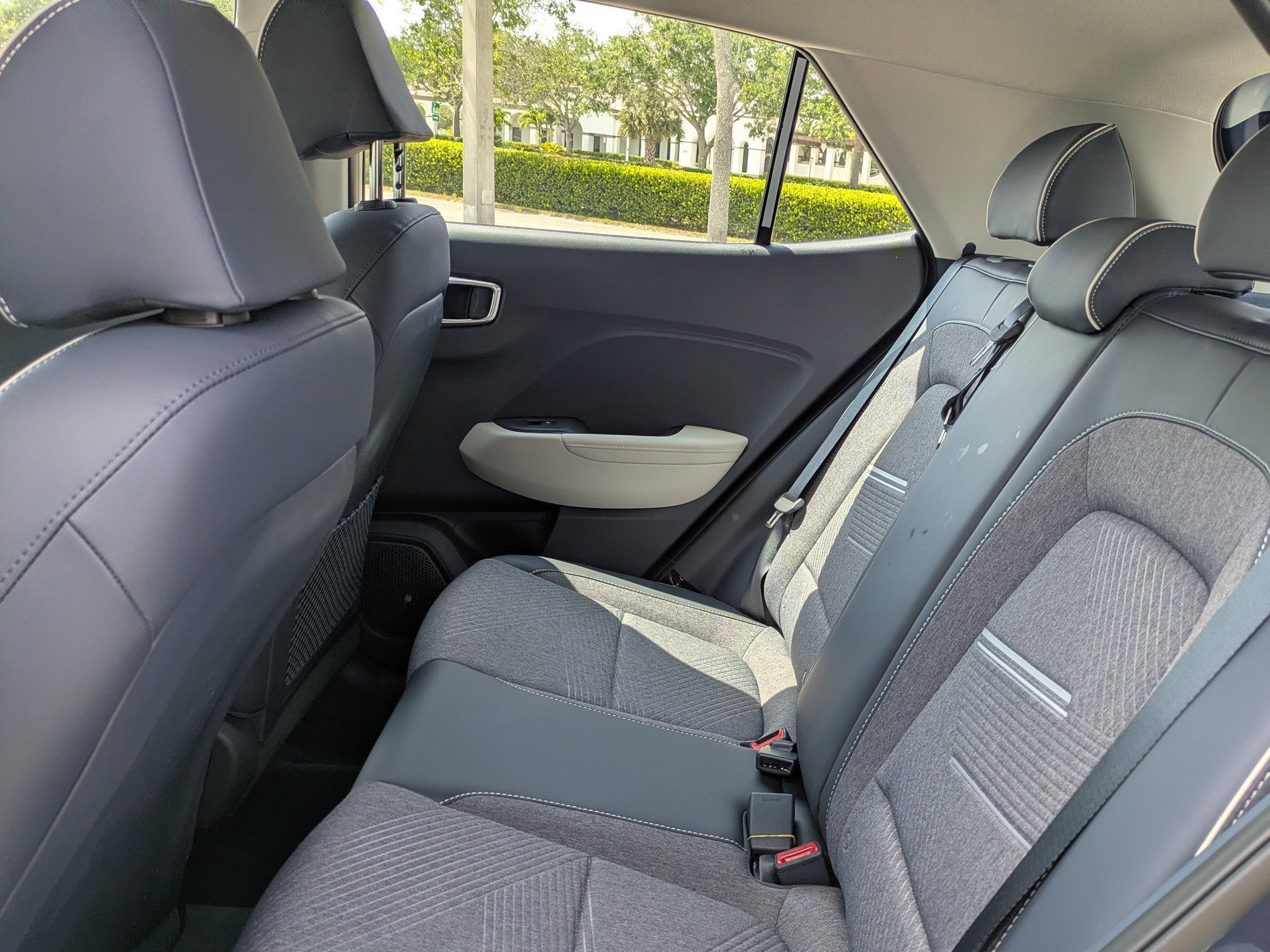 New 2026 Denim w/White Roof Hyundai SEL w/Two-Tone Roof image 11