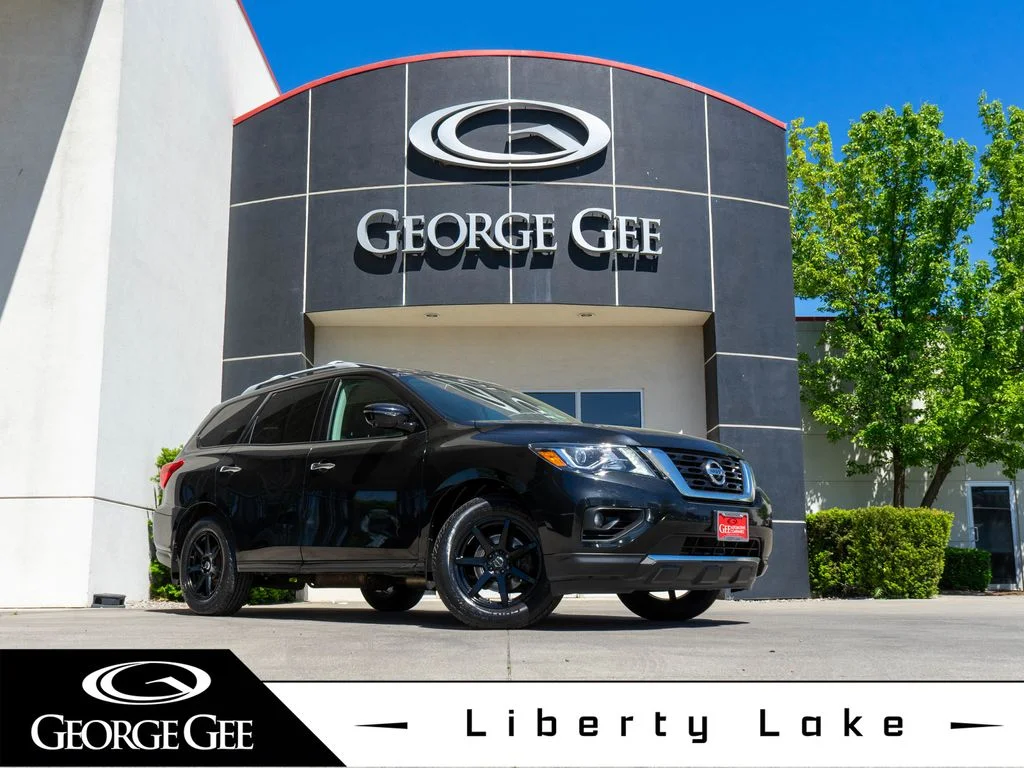 2017 Nissan Pathfinder SL 4WD's photo