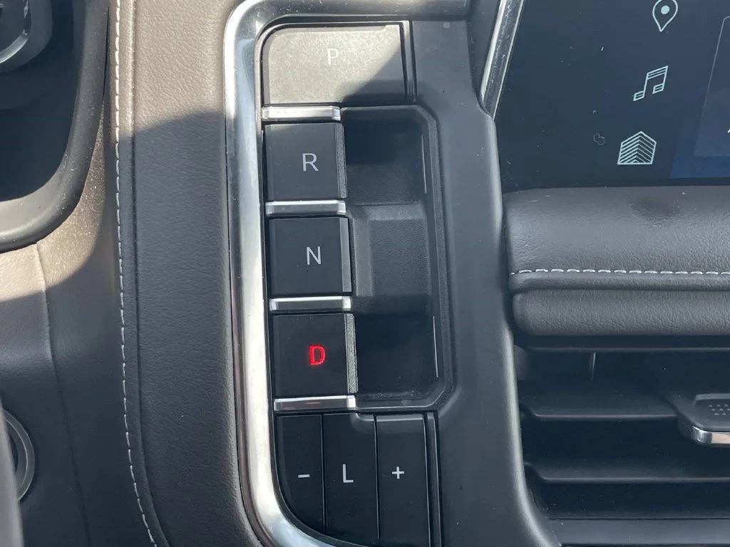 Used 2024 Summit White Chevrolet LT image 23