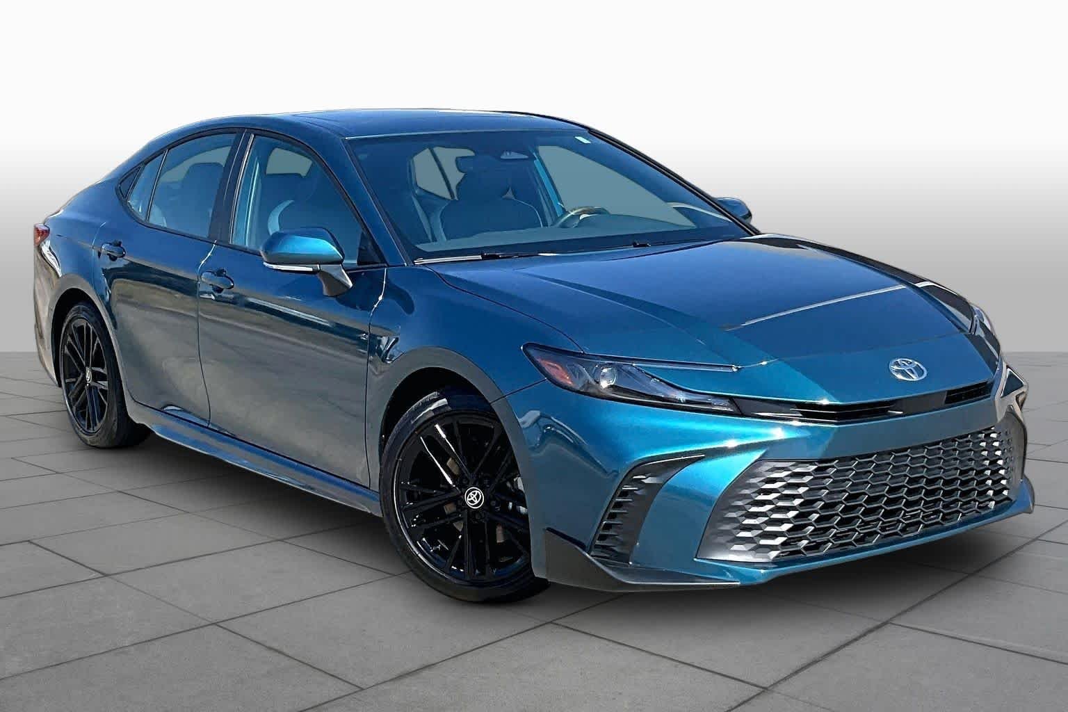 Used 2026 Ocean Gem Toyota SE image 3
