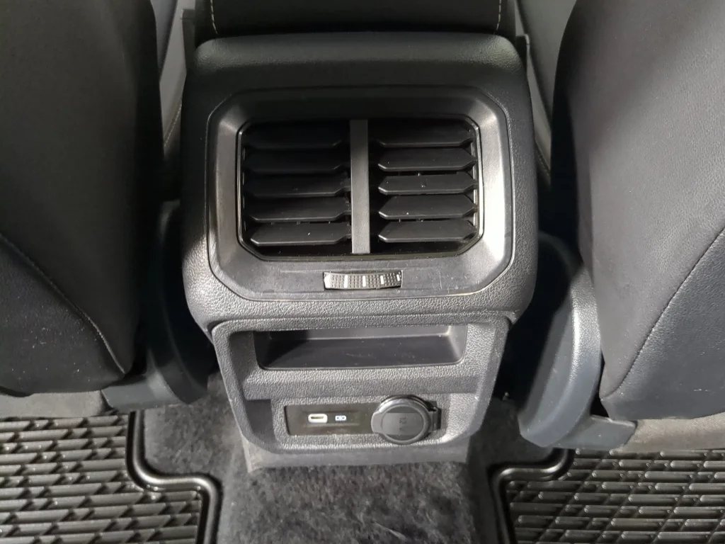 Used 2022 Platinum Gray Metallic Volkswagen SE image 22