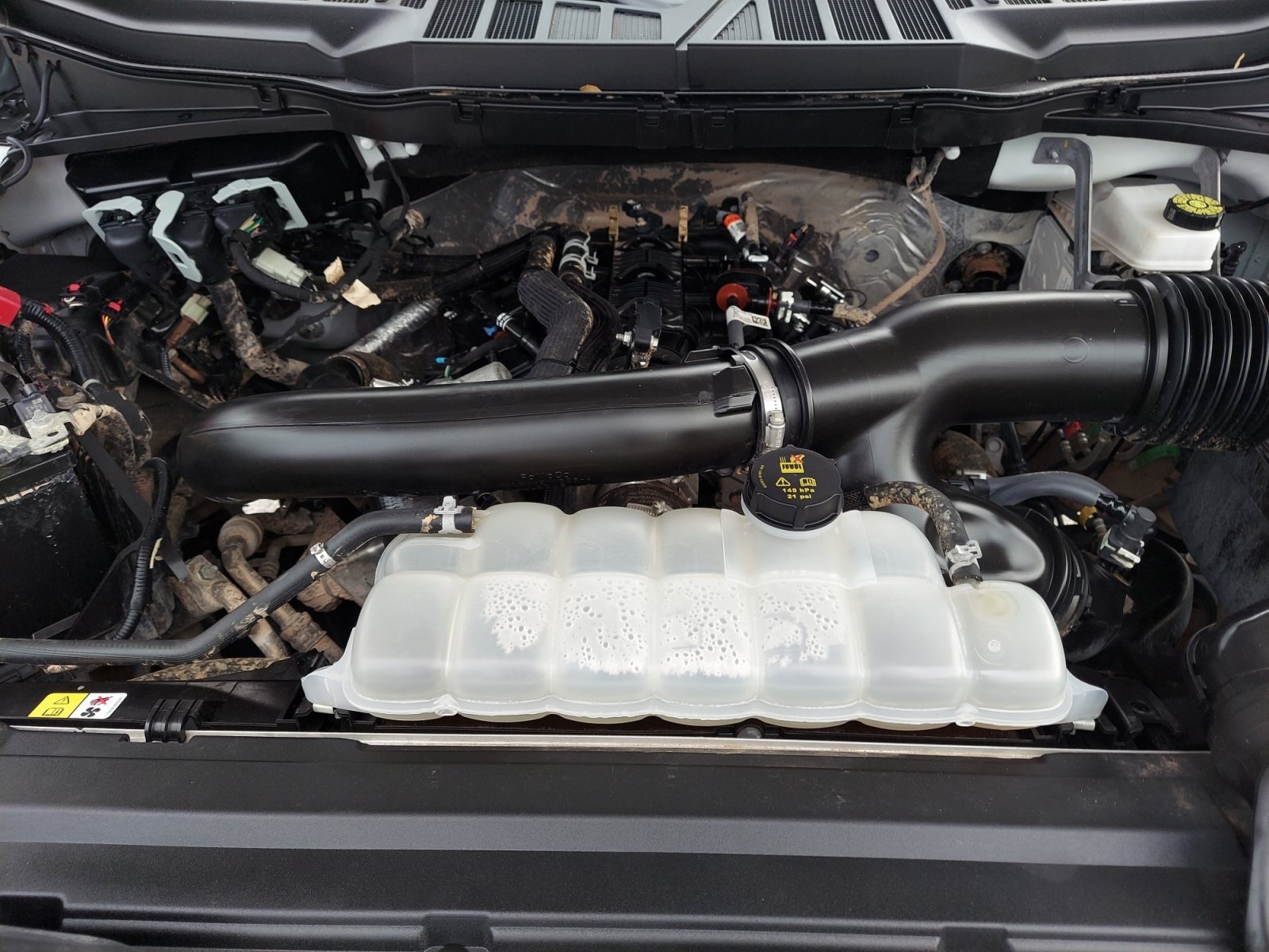 Used 2025 Oxford White Ford XLT image 30