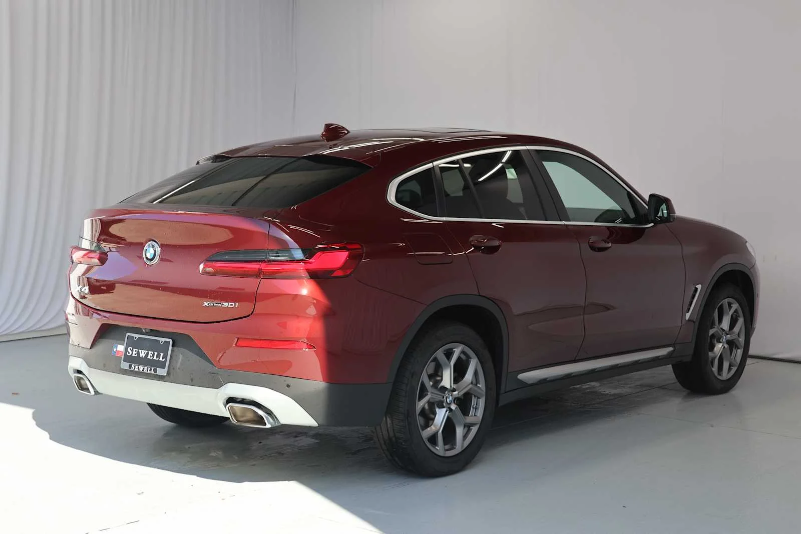 Certified Used 2025 Aventurin Red Metallic BMW xDrive30i image 9