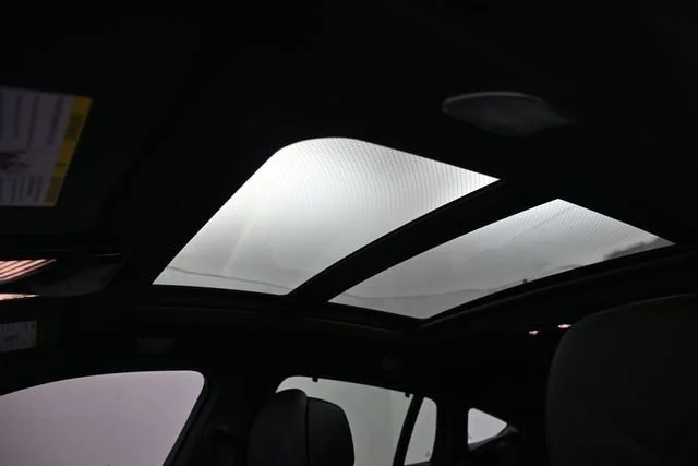 Used 2026 Carbon Black Meta BMW M60i image 20