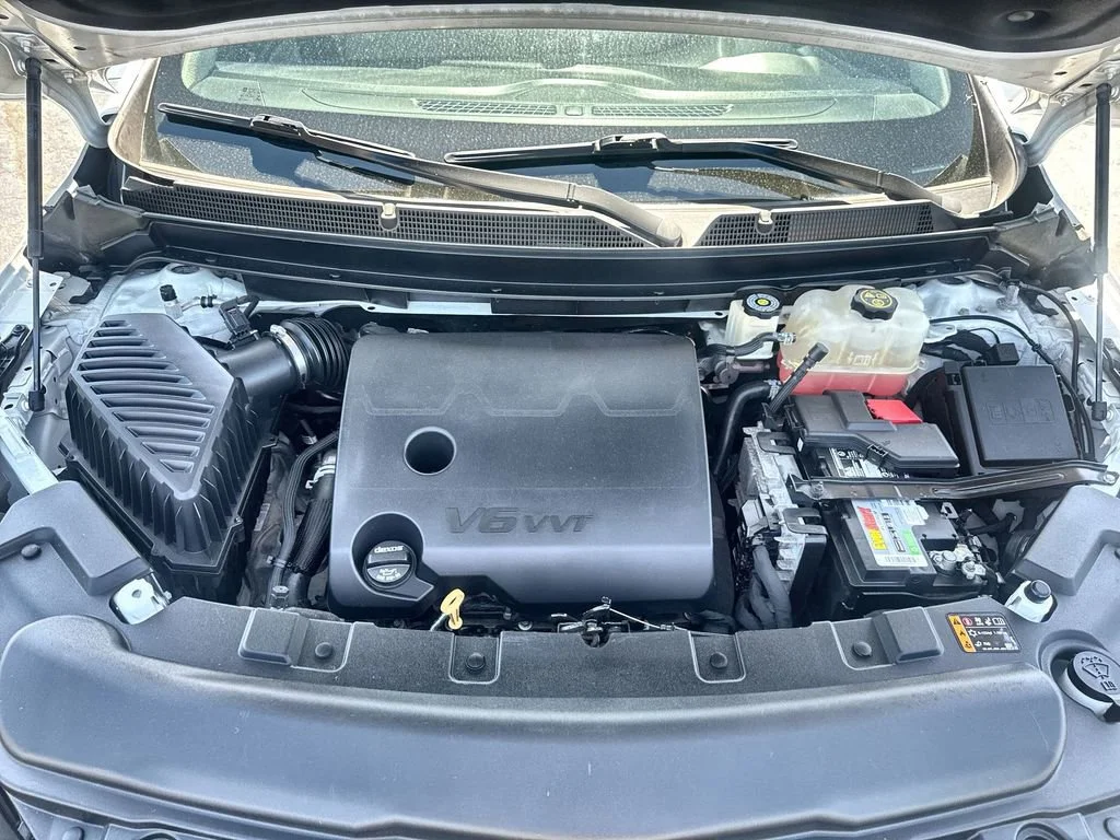 Used 2019 SATIN STEEL METALLIC Chevrolet RS image 27