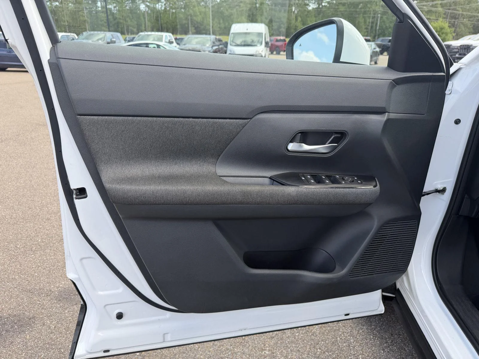 Used 2025 Fresh Powder Nissan SV image 14