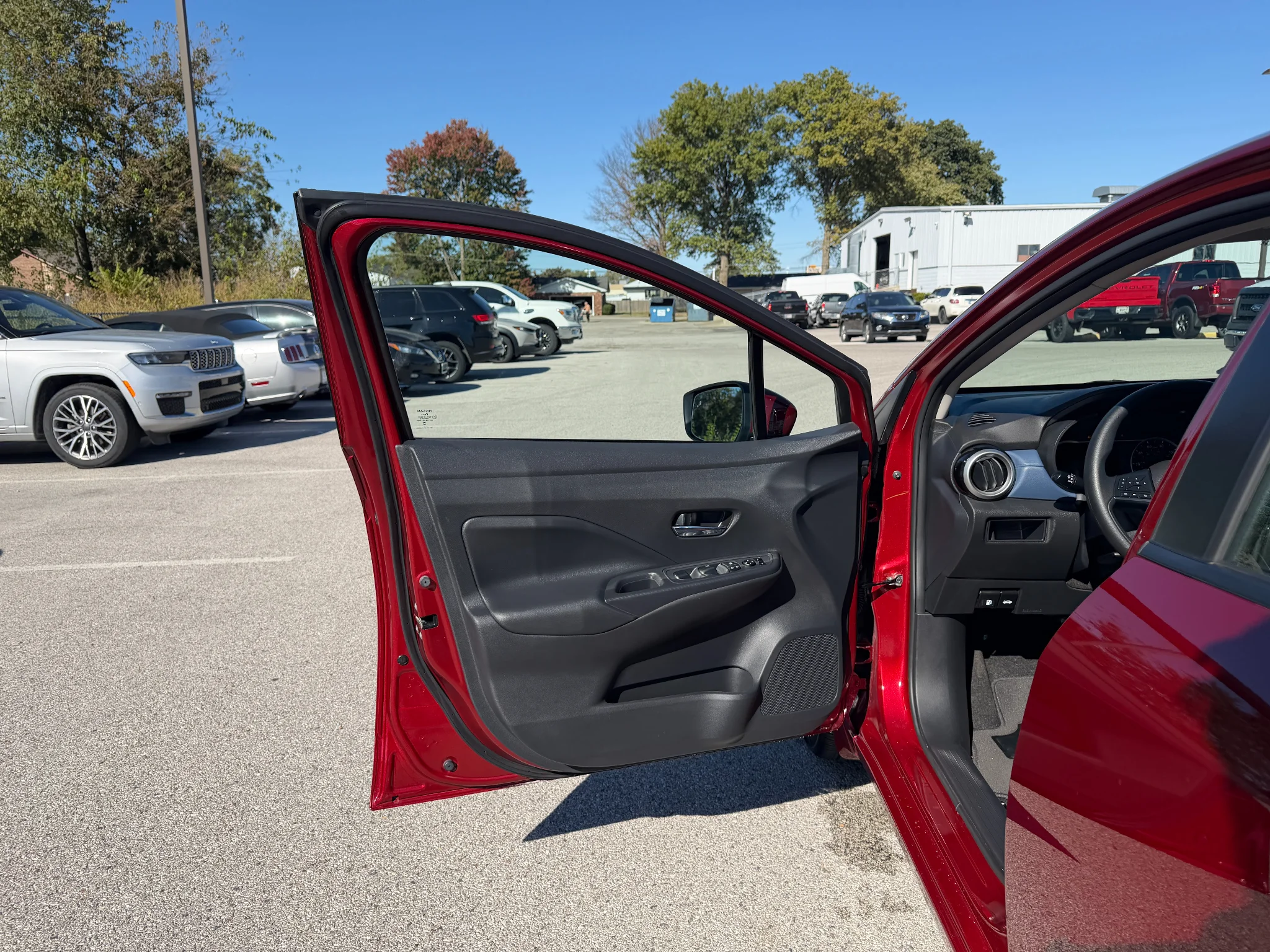 Used 2025 Scarlet Ember Tintcoat Nissan SV image 18