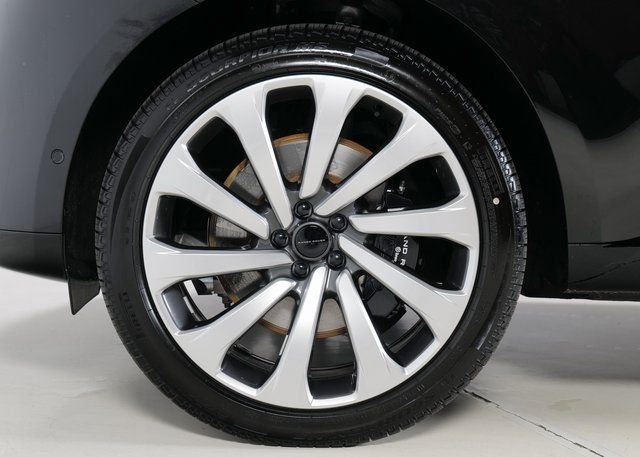 New 2026 Santorini Black Land Rover SE image 9