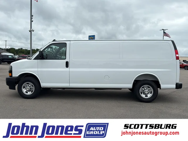 2025 Chevrolet Express Cargo WT