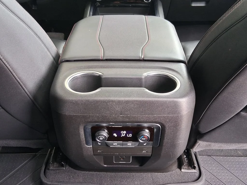 Used 2025 Iridescent Pearl Tricoat Chevrolet RST image 27