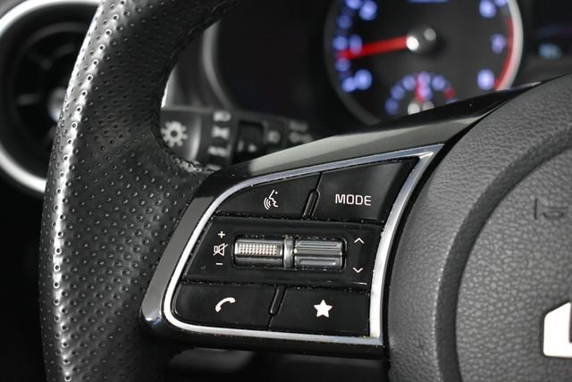 Used 2022 White Kia GT-Line image 34