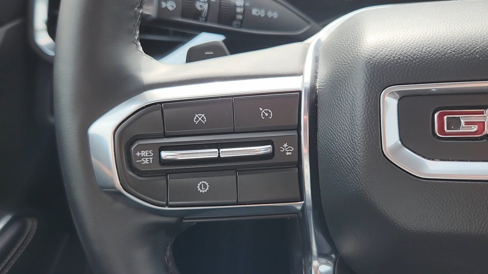 Used 2026 Summit White GMC AWD Elevation image 12