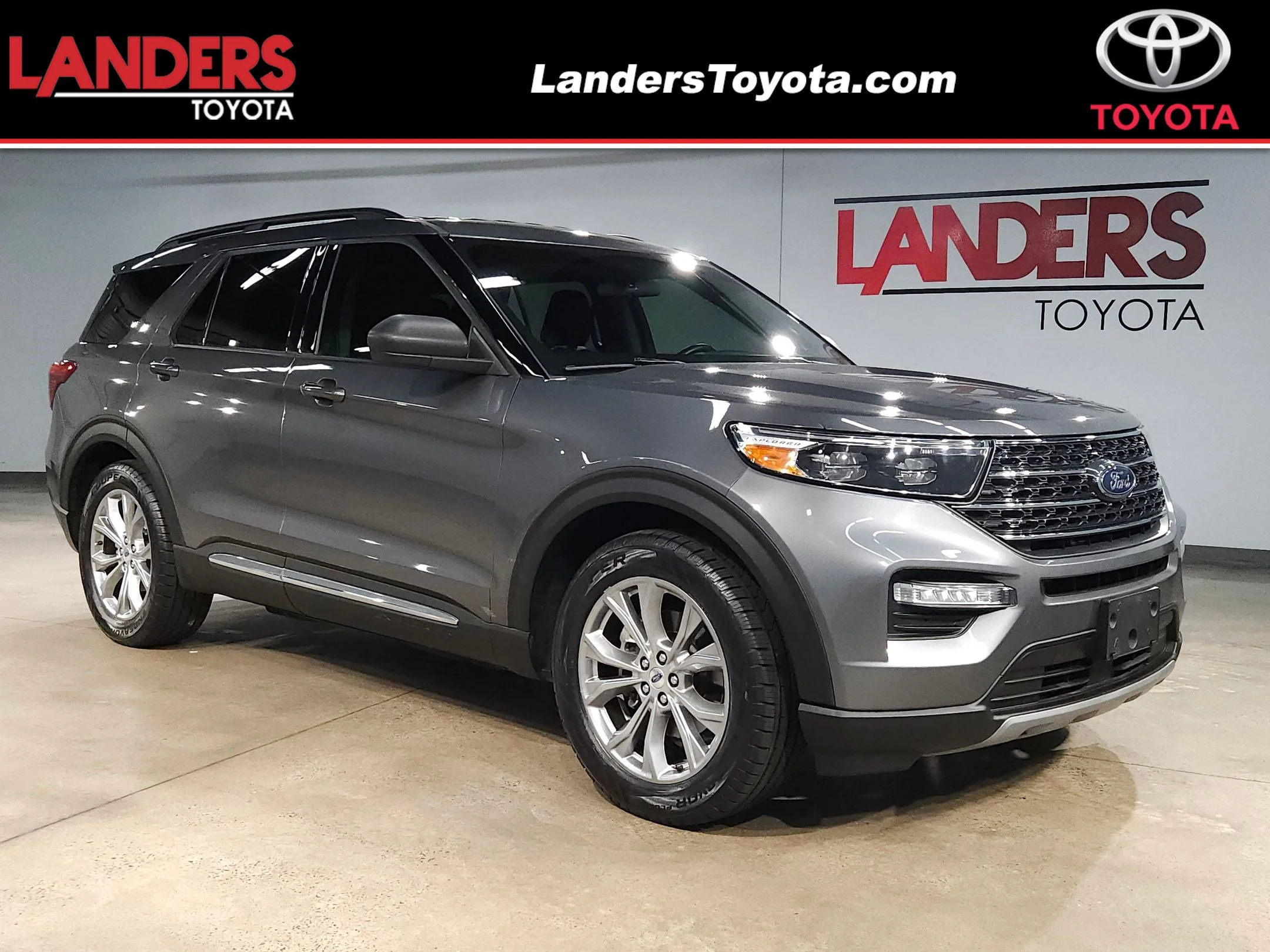 2023 Ford Explorer XLT RWD's photo