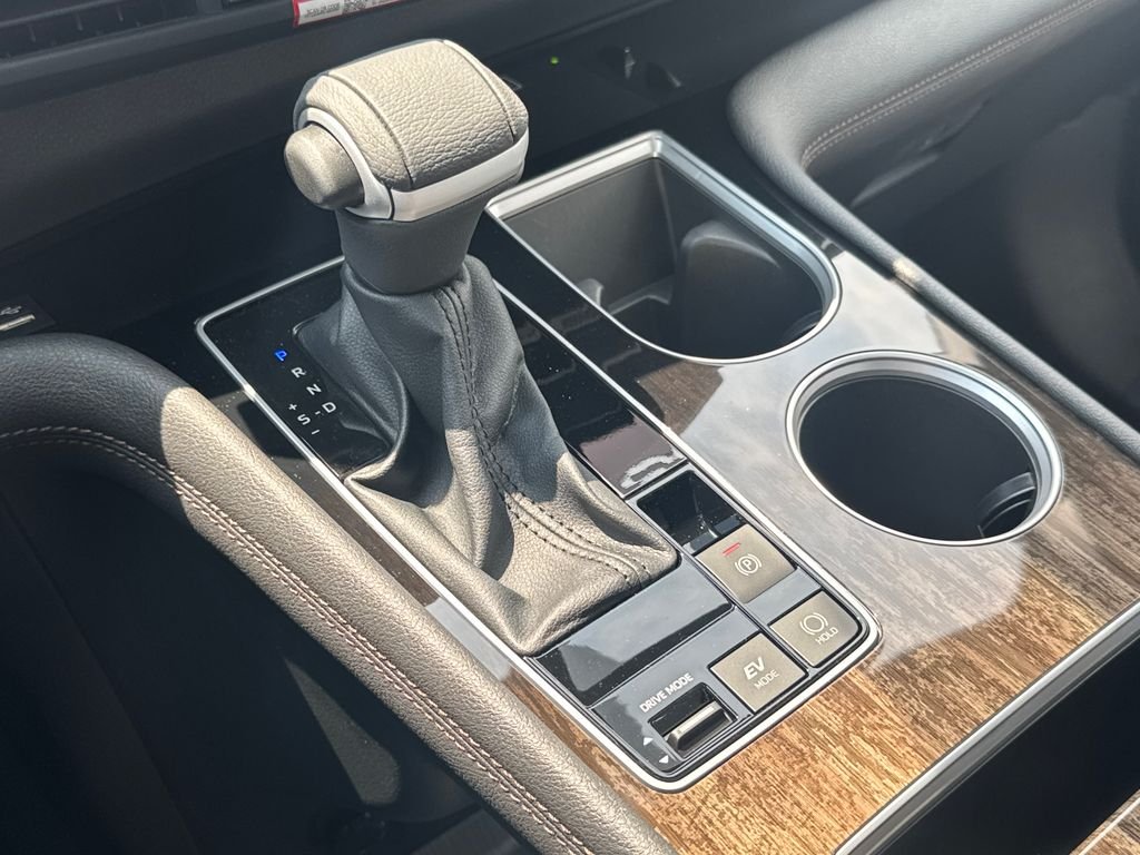 New 2026 Wind Chill Pearl Toyota Platinum image 36