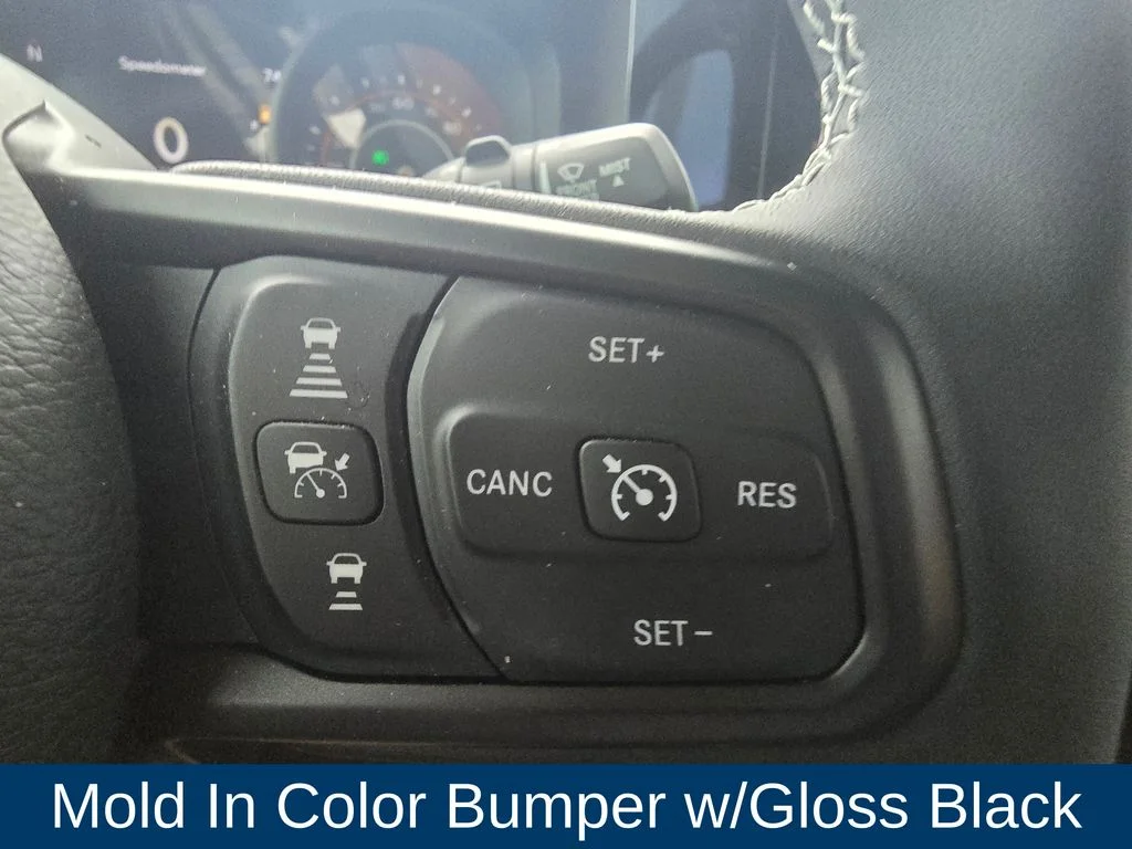 Used 2025  Jeep Willys image 32