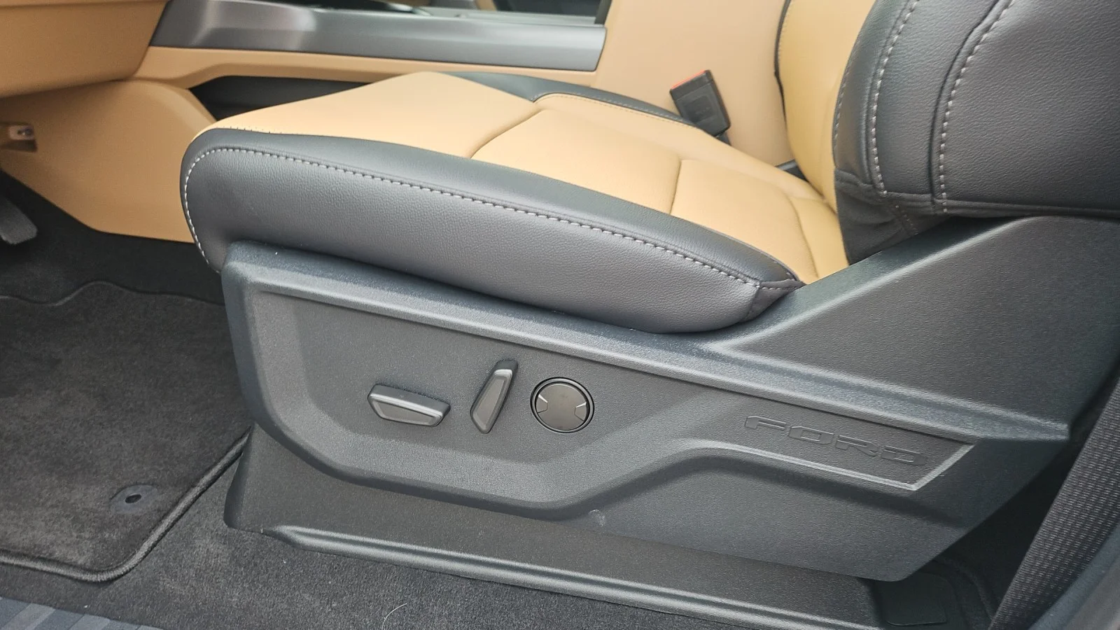 New 2026 Avalanche Ford Lariat 4WD image 12