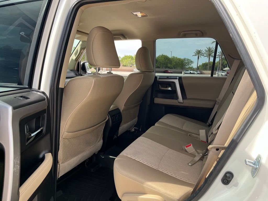 Used 2020 White Toyota SR5 image 13