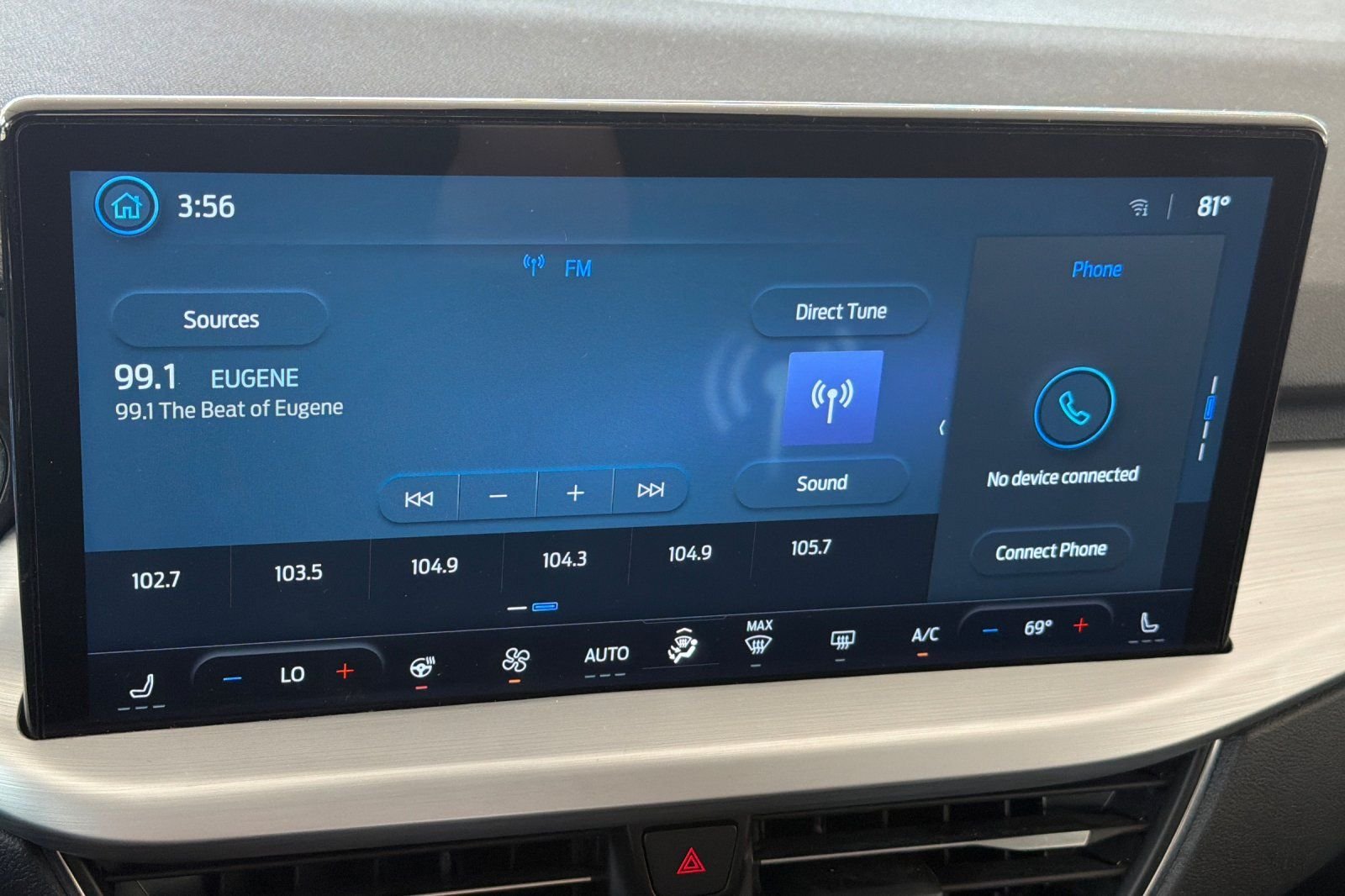 Used 2024  Ford Platinum image 20