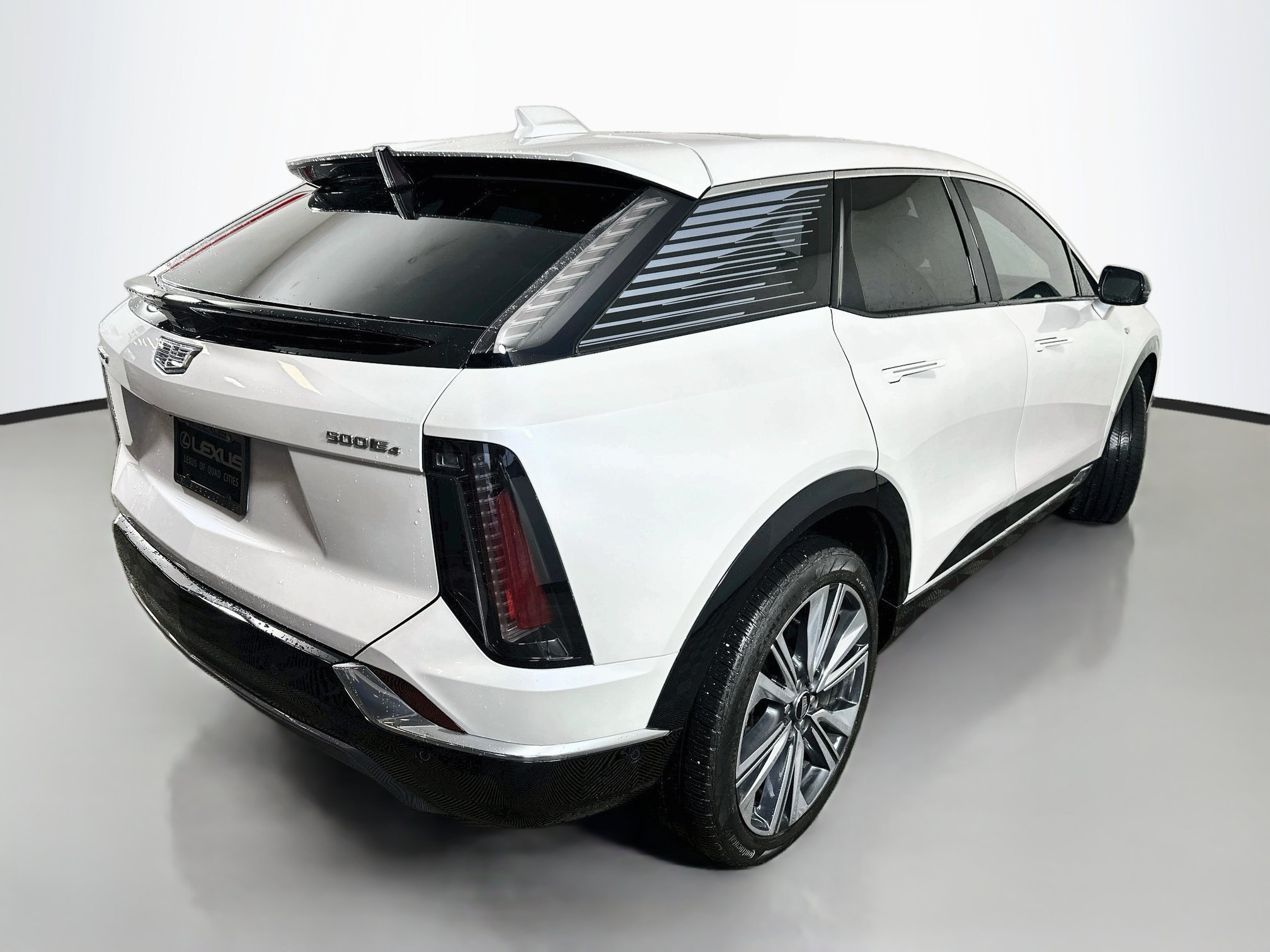 Used 2025 Crystal White Tricoat Cadillac Luxury image 7