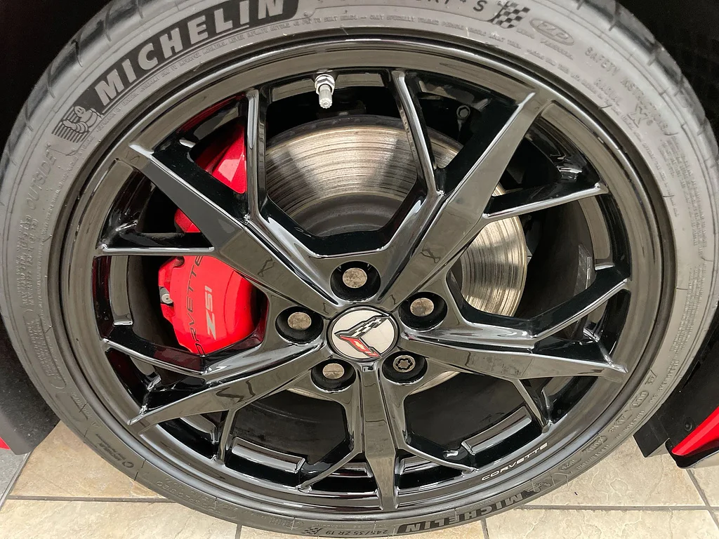 Used 2020 Red CHEVROLET Stingray image 33