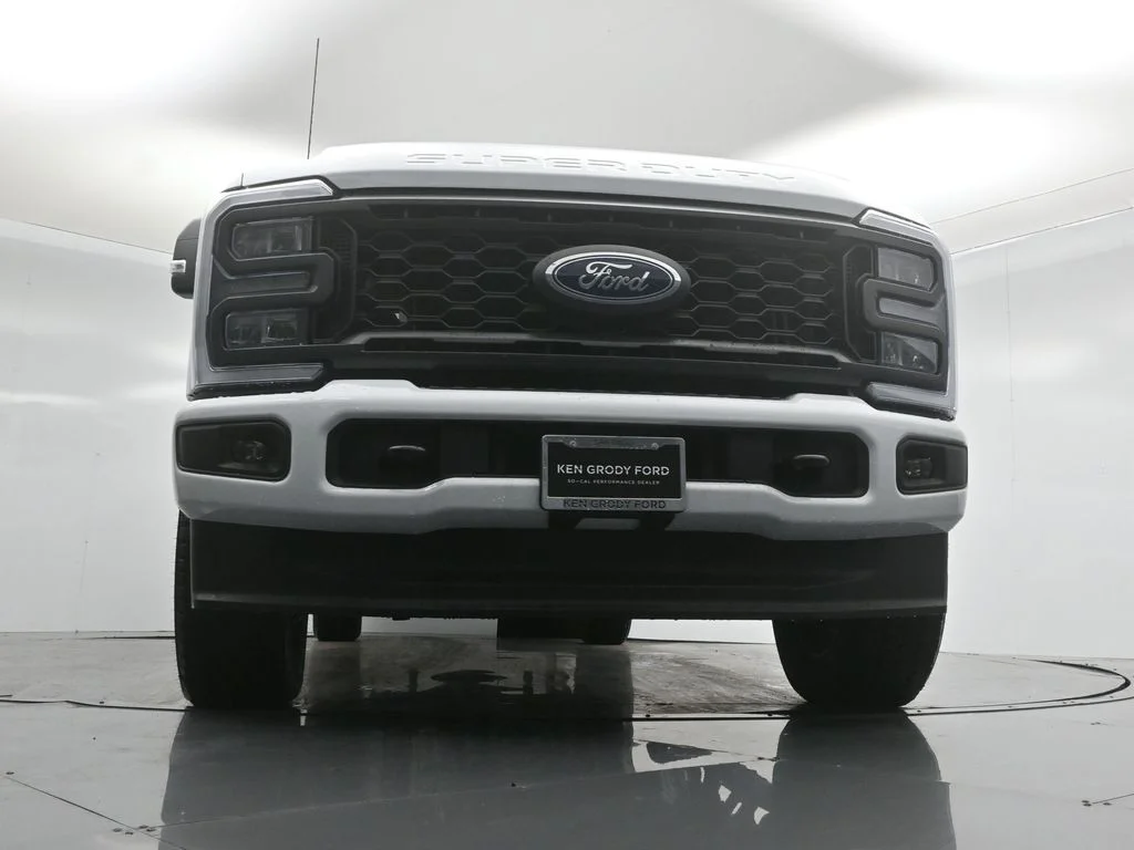 New 2026 Oxford White Ford XL image 39