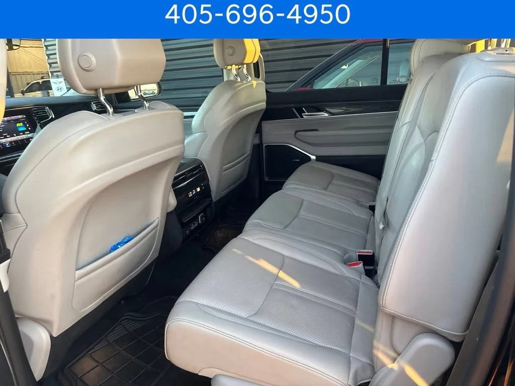 Pre-Owned 2022 Jeep Wagoneer Series II