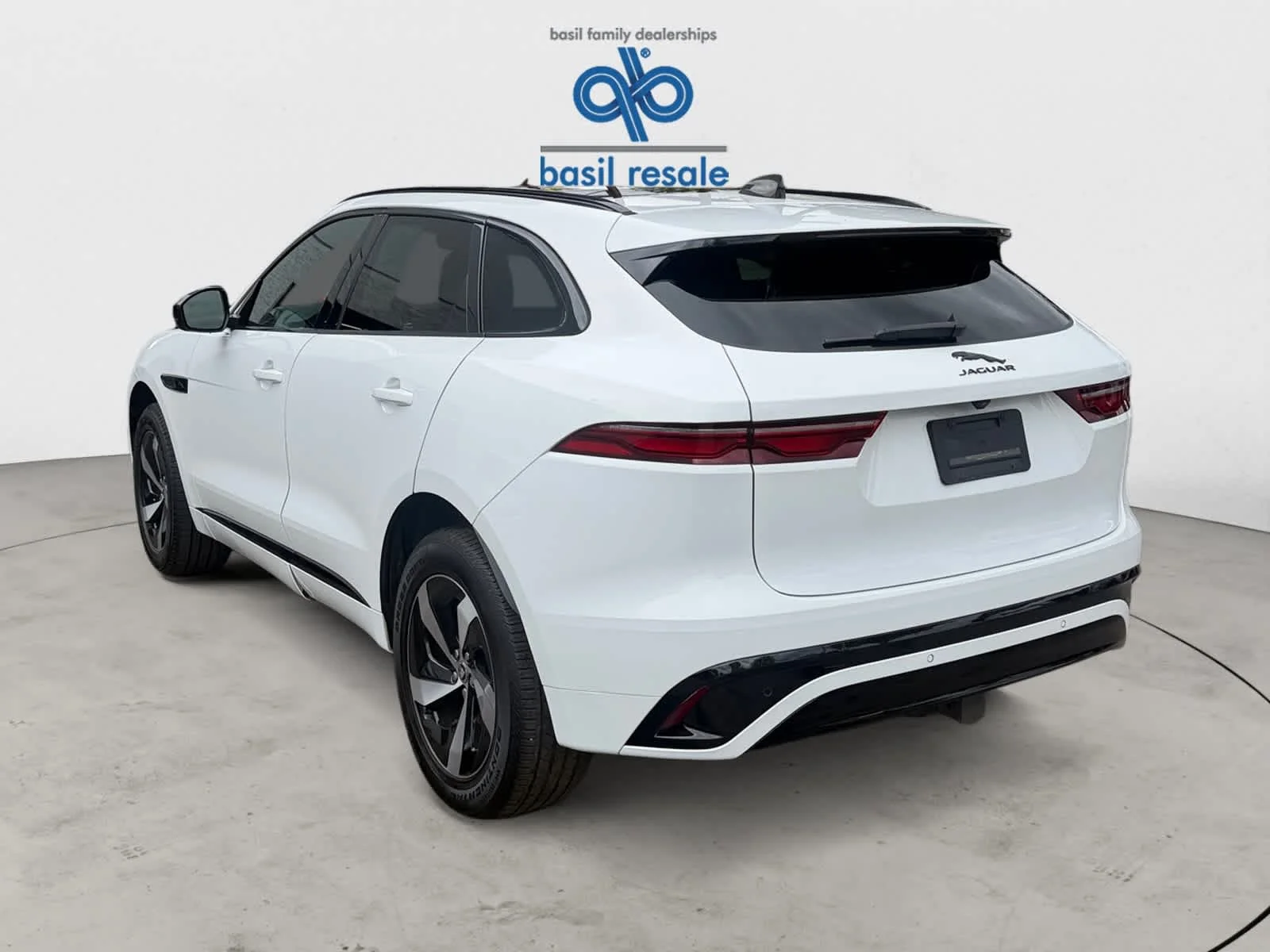 Used 2025 Fuji White Jaguar R-Dynamic S image 5